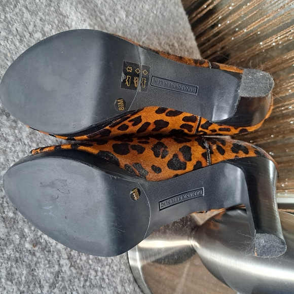 Size 8.5M womens, Banana Republic, leopard print, peep toe heels, Booties - Picture 8 of 11